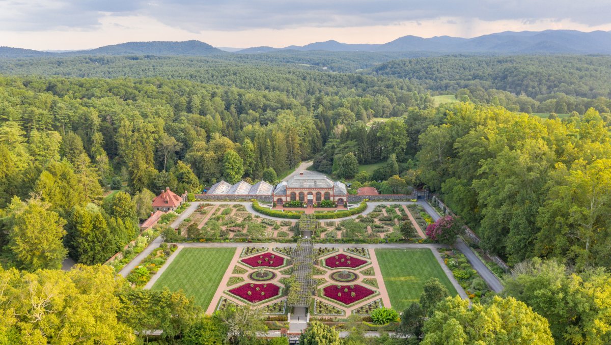 North Carolina S Mountain Gardens Botanical Gardens VisitNC Com   Biltmore Walled Gardens Aerial In Daytime Crop(1,0.848,0,0.078,r4).21af8579 